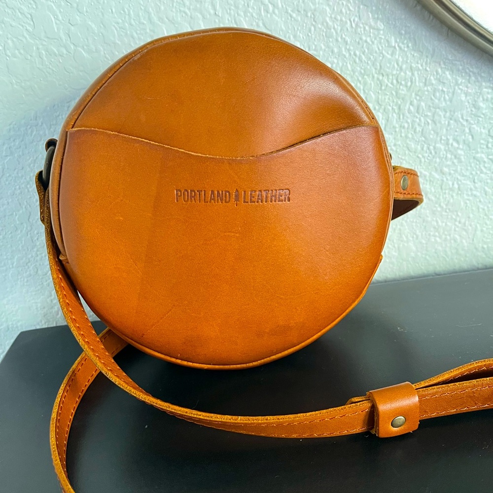 PORTLAND LEATHER GOODS Circle Crossbody, Small size in Honey!